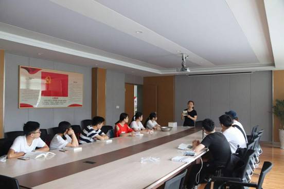 国产av影片
“下乡小分队”-开展口述历史主题讲座